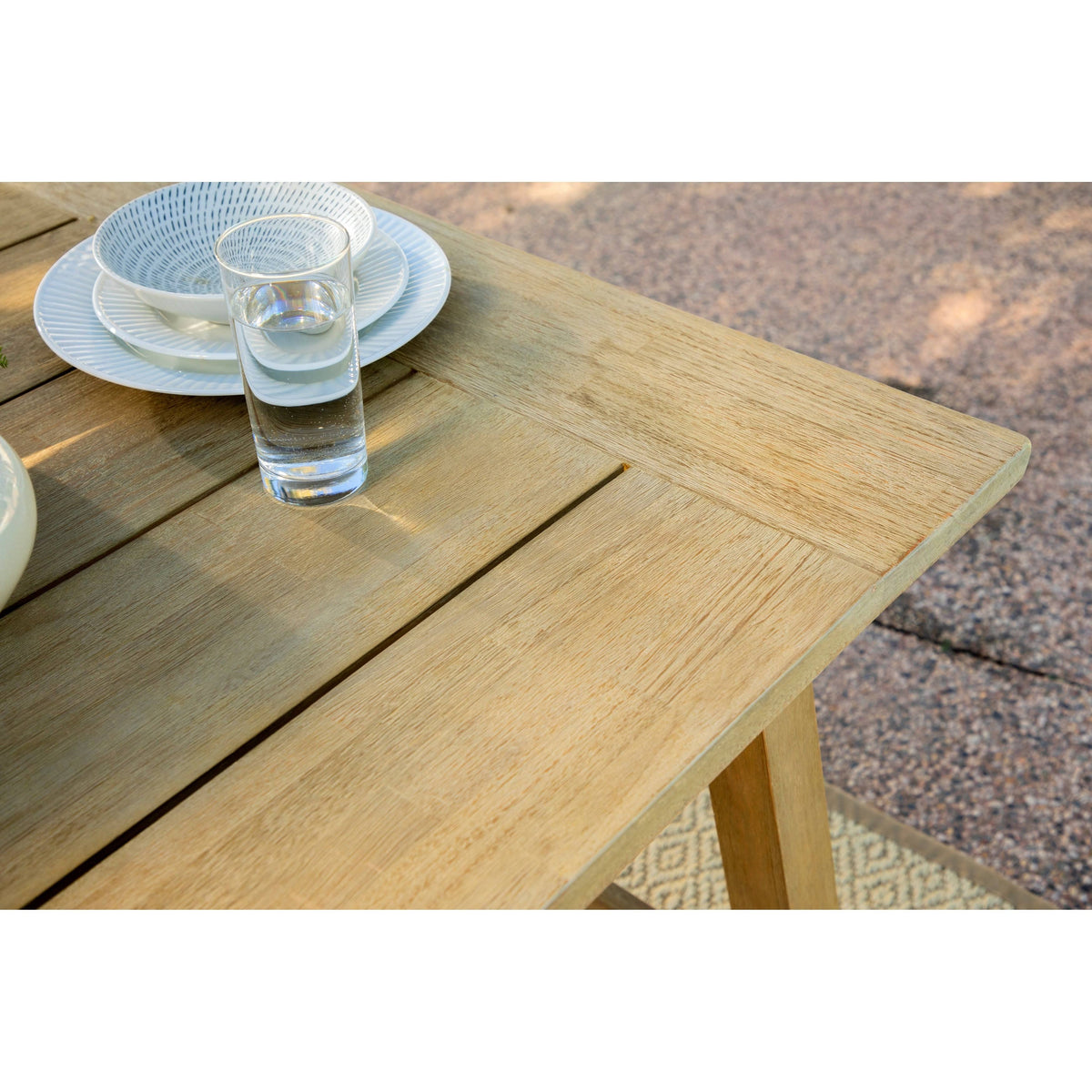 Light Brown Eucalyptus Wood Rectangular Outdoor Dining Table B969