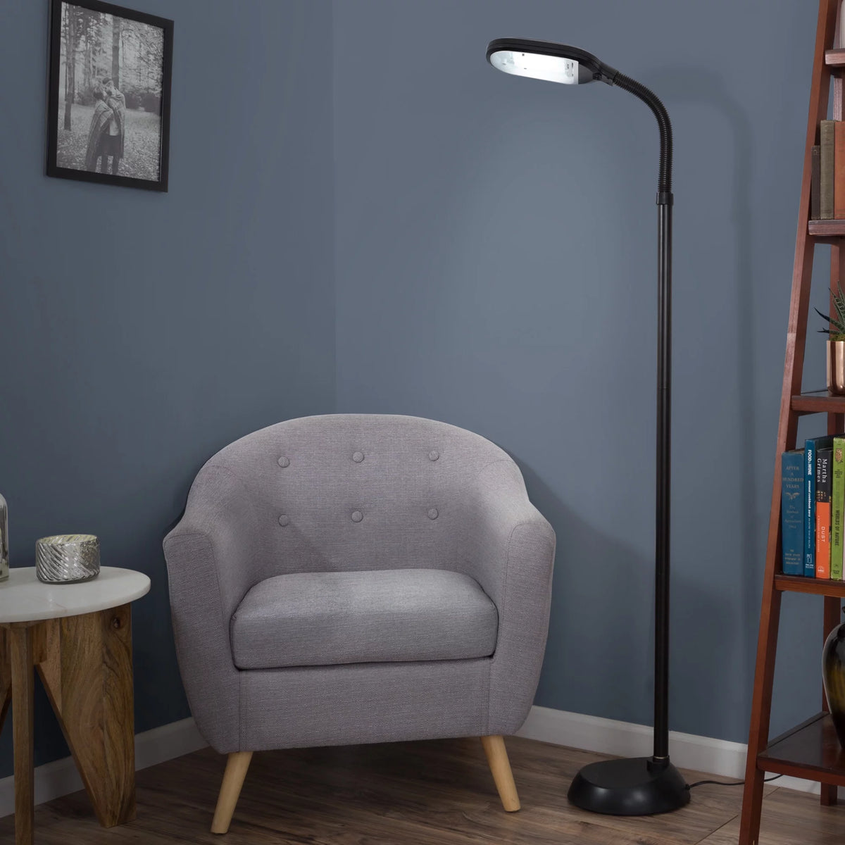 Black Floor Lamp with Bendable Neck J900955