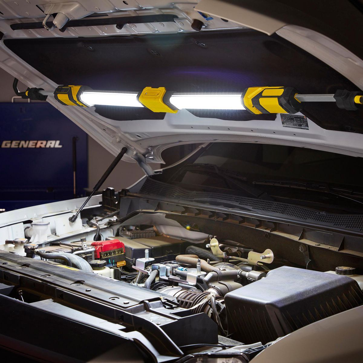 2000 Lumen Foldable Underhood Light M3109