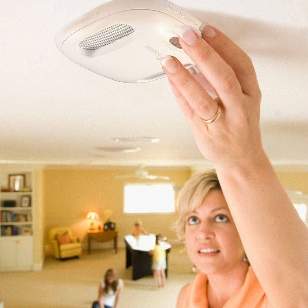 2-in-1 Battery Operated Wireless Combination Smoke Carbon Monoxide Alarm R44027