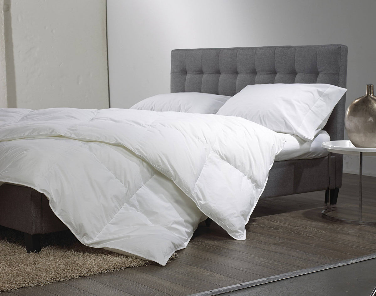 Queen White Down and Feather Comforter I409524