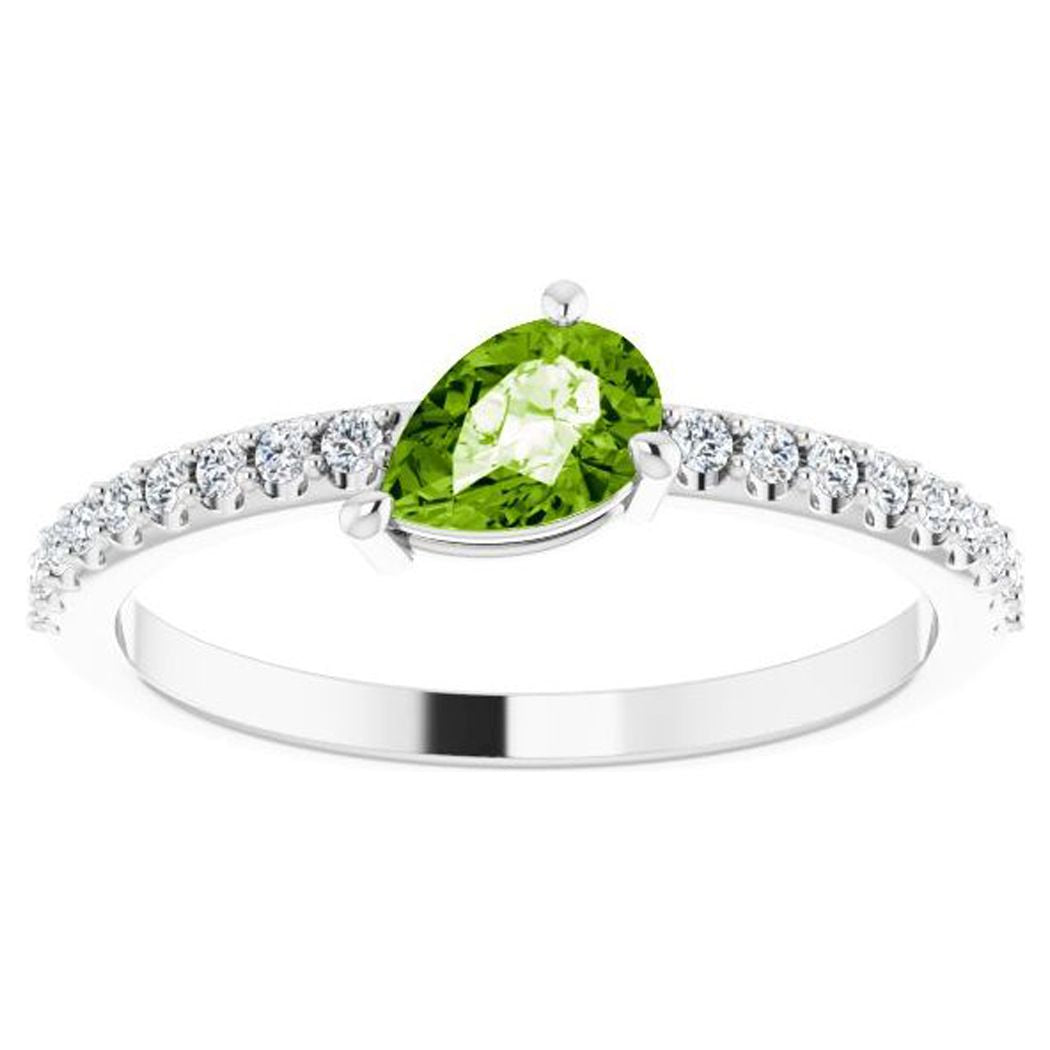 14k White Gold Peridot and 0.17 Carat Diamond Stackable Ring Size 7 X247203